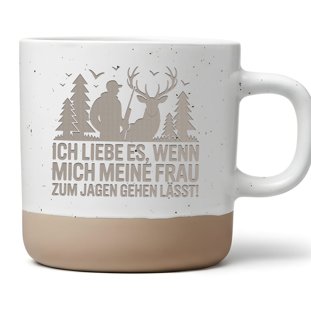 Lustige Jäger Tasse Geschenk für Ehemann Jagd Spruch Kaffeetasse Hirsch Motiv Jagdbecher Ich liebe es wenn mich meine Frau zum Jagen lässt