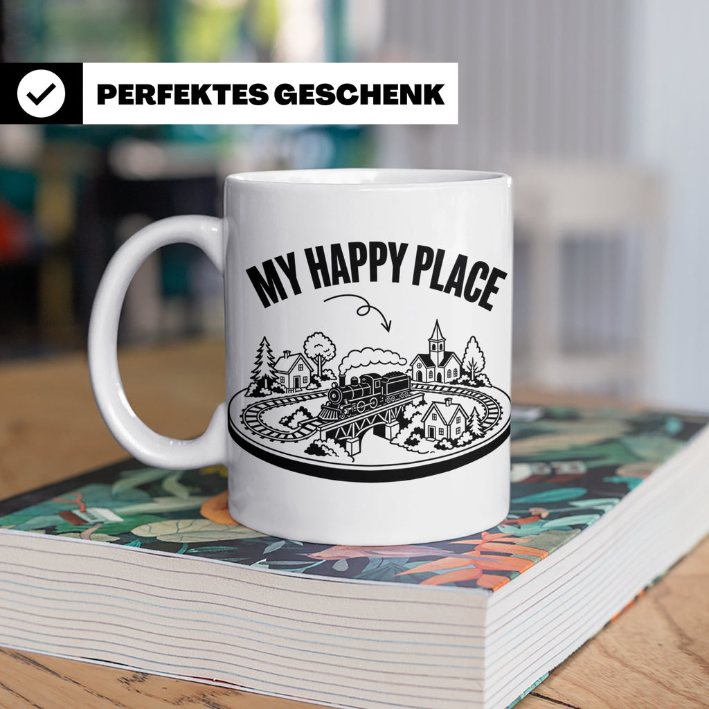 Modelleisenbahn Tasse My Happy Place Spruch für Modellbahner – Weiß [farbe:weiß]