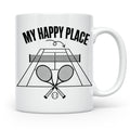 Tennis Tasse mit Spruch My Happy Place lustiger Kaffeebecher – Weiß [farbe:weiß]