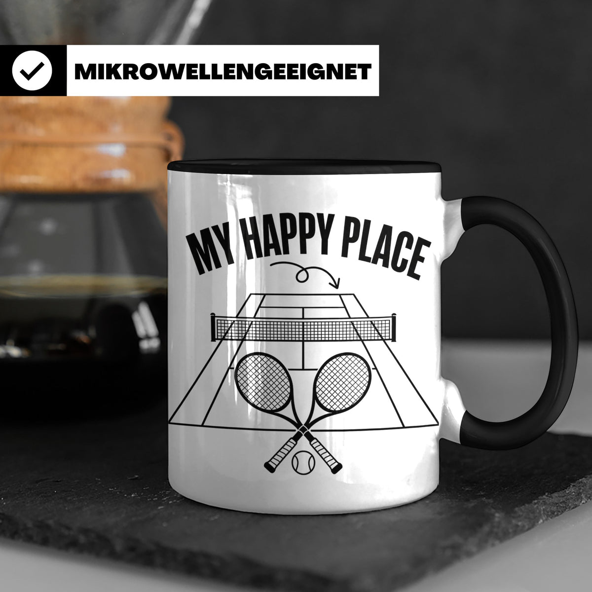 Tennis Tasse mit Spruch My Happy Place lustiger Kaffeebecher – Schwarz [farbe:schwarz]