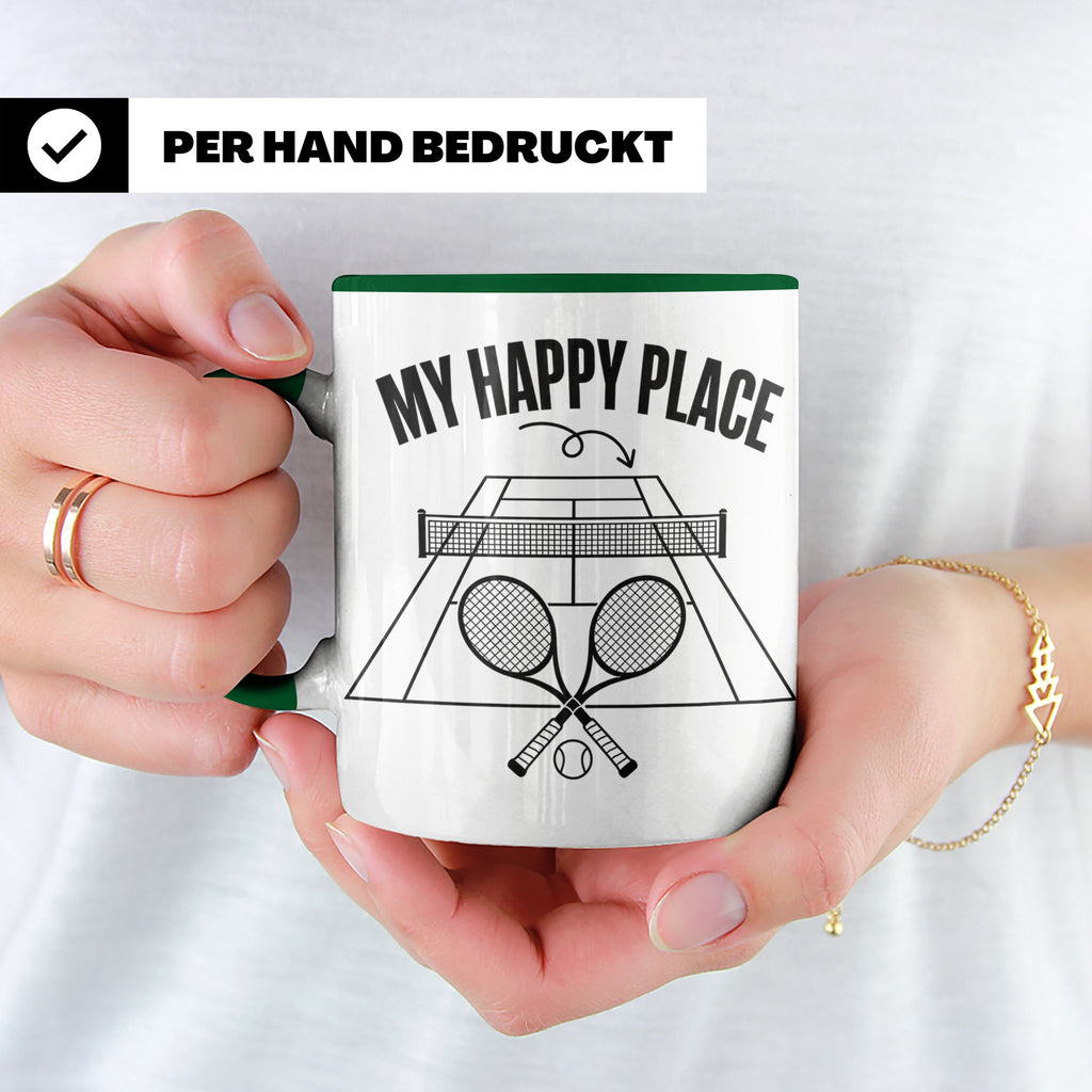 Tennis Tasse mit Spruch My Happy Place lustiger Kaffeebecher – Grün [farbe:grün]