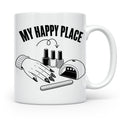Nageldesignerin Tasse My Happy Place Spruch Nagelstudio Deko – Weiß [farbe:weiß]