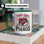 Pianistin Tasse This Girl Loves Pianos Spruch Kaffeebecher f – Grün [farbe:grün]
