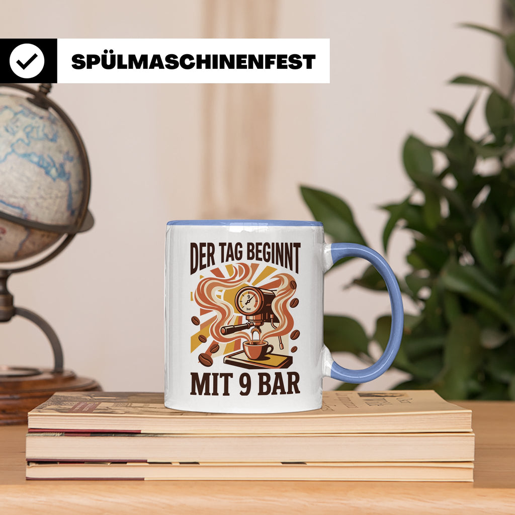 Barista Tasse mit Spruch Der Tag beginnt mit 9 Bar | Espress – Blau [farbe:blau]
