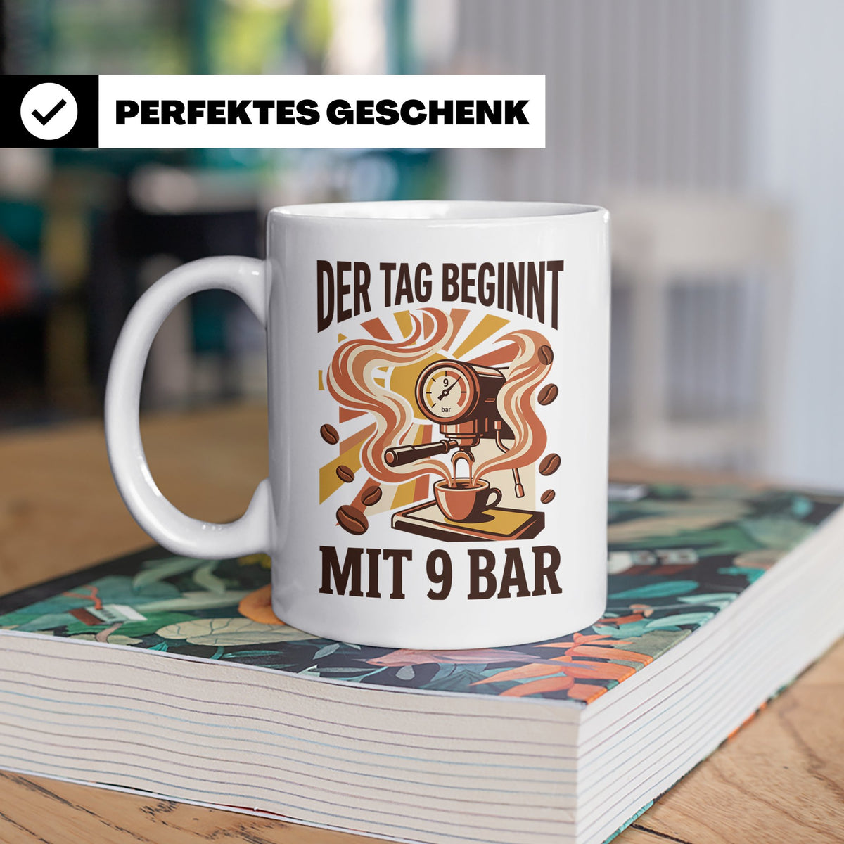 Barista Tasse mit Spruch Der Tag beginnt mit 9 Bar | Espress – Weiß [farbe:weiß]