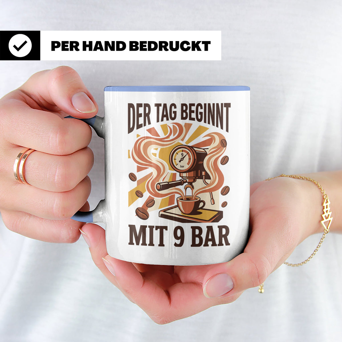 Barista Tasse mit Spruch Der Tag beginnt mit 9 Bar | Espress – Blau [farbe:blau]