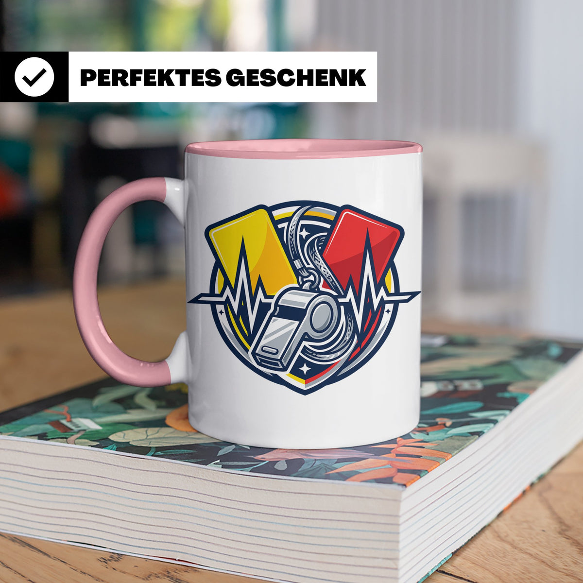 Schiedsrichter Tasse mit Herzschlag, Pfeife & Karten Motiv,  – Rosa [farbe:rosa]