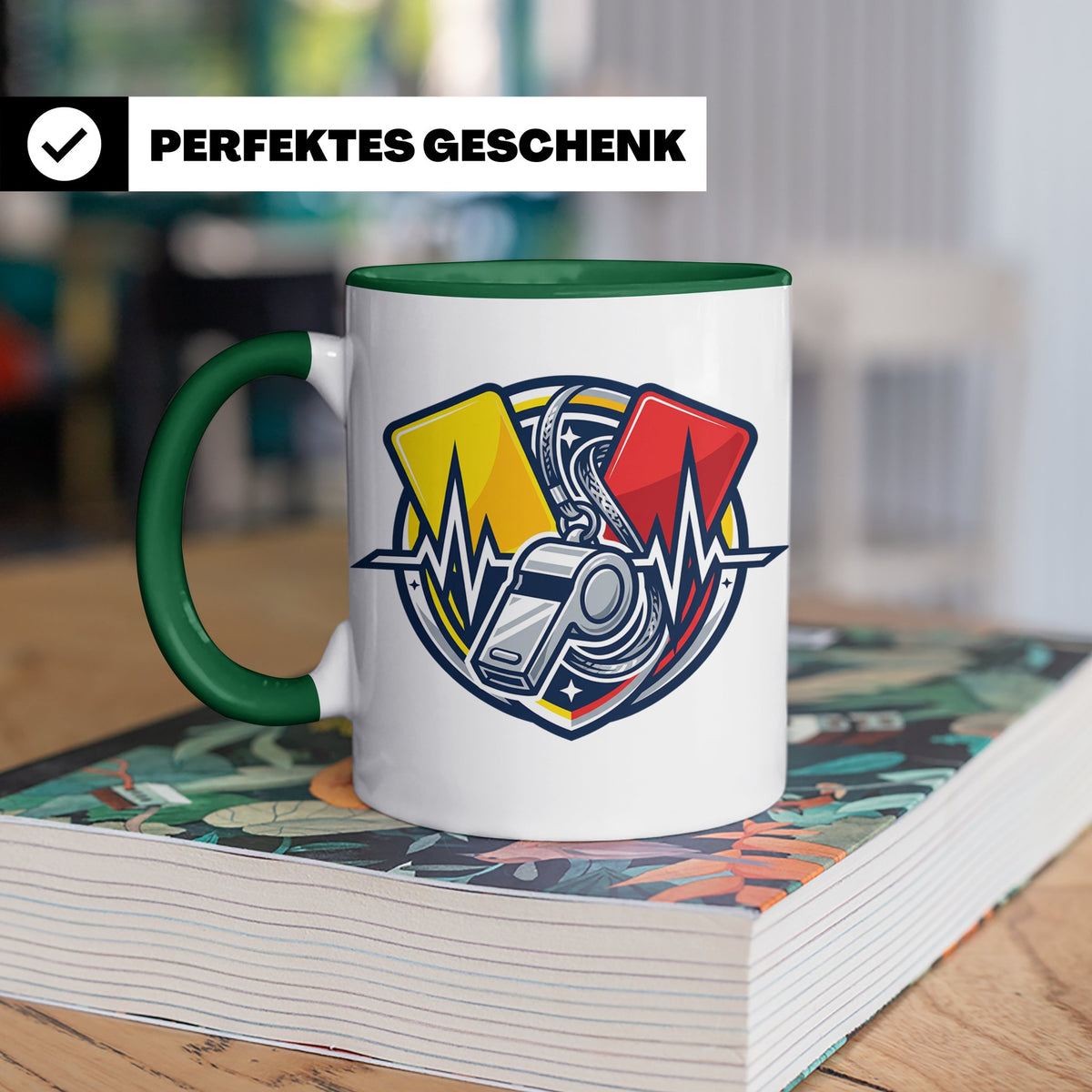 Schiedsrichter Tasse mit Herzschlag, Pfeife & Karten Motiv,  – Grün [farbe:grün]
