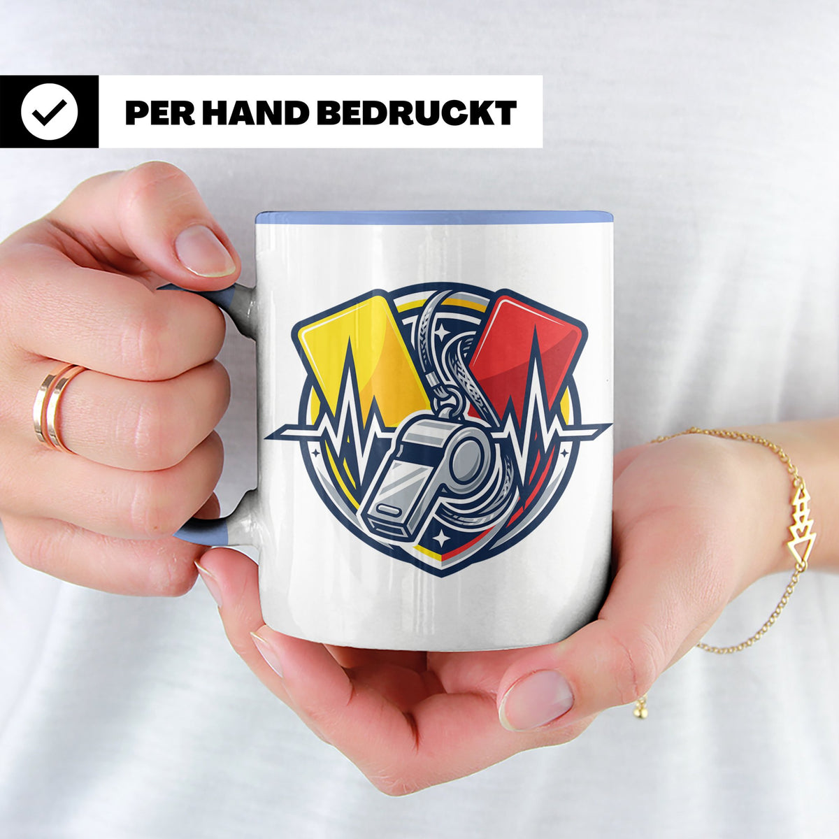 Schiedsrichter Tasse mit Herzschlag, Pfeife & Karten Motiv,  – Blau [farbe:blau]
