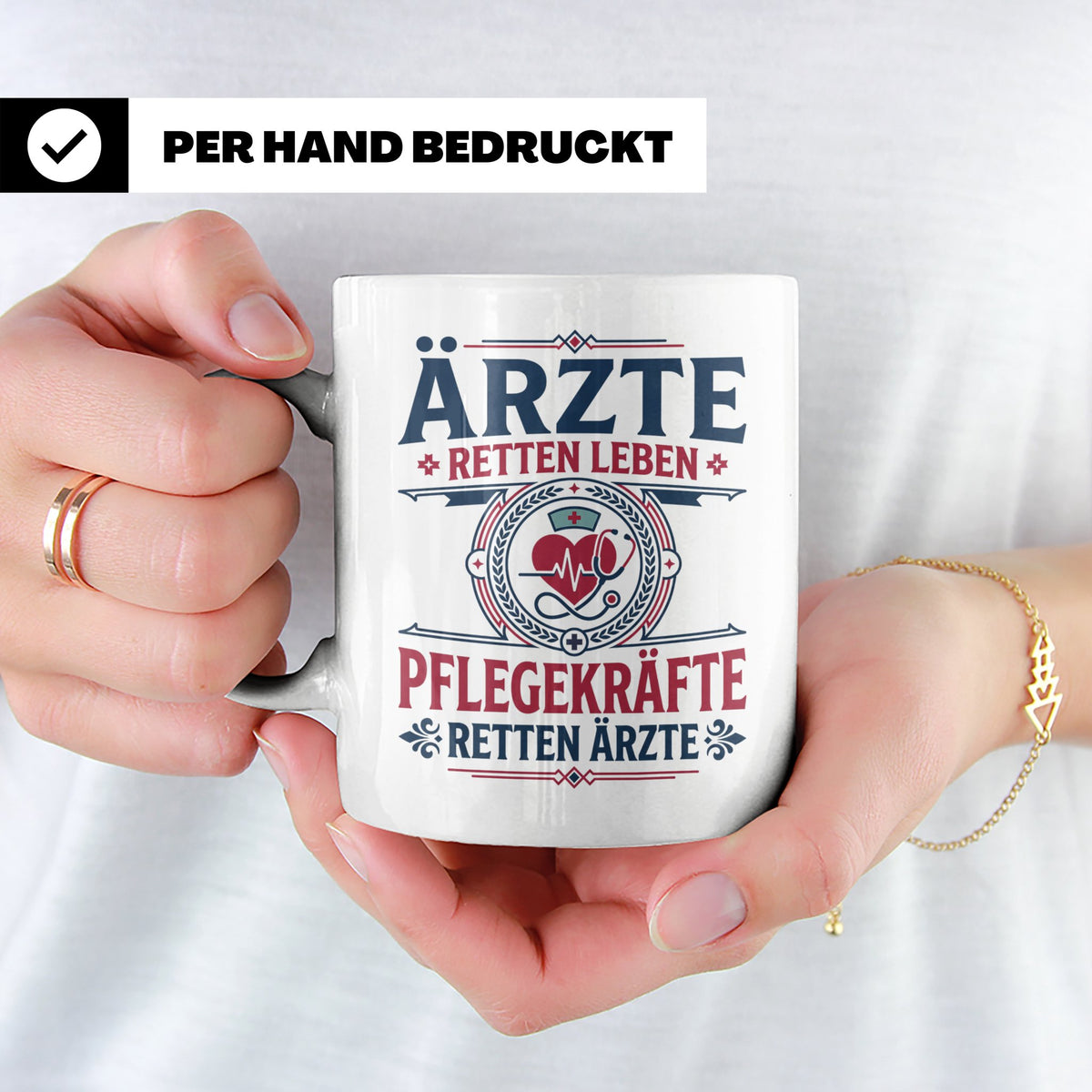 Pflegekraft Tasse mit Spruch Pflegekräfte retten Ärzte lusti – Weiß [farbe:weiß]