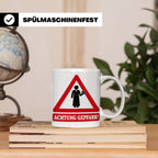 Achtung Gepfarr Tasse mit lustigem Spruch über Pfarrer und K – Weiß [farbe:weiß]