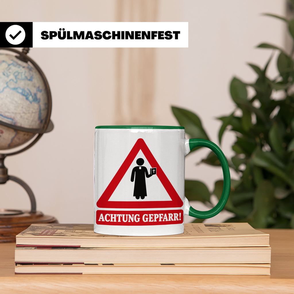 Achtung Gepfarr Tasse mit lustigem Spruch über Pfarrer und K – Grün [farbe:grün]