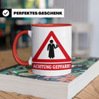 Achtung Gepfarr Tasse mit lustigem Spruch über Pfarrer und K – Rot [farbe:rot]