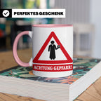 Achtung Gepfarr Tasse mit lustigem Spruch über Pfarrer und K – Rosa [farbe:rosa]