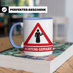 Achtung Gepfarr Tasse mit lustigem Spruch über Pfarrer und K – Blau [farbe:blau]