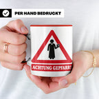 Achtung Gepfarr Tasse mit lustigem Spruch über Pfarrer und K – Rot [farbe:rot]