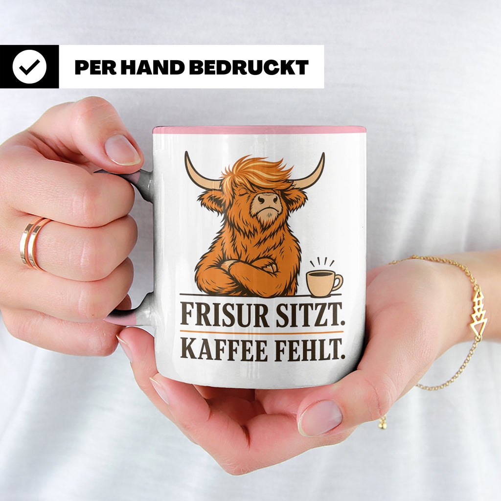 Hochlandrind Tasse mit Spruch Frisur sitzt Kaffee fehlt - Lu – Rosa [farbe:rosa]