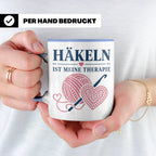 Häkeln Tasse Häkeln ist meine Therapie - Geschenk für Häkel  – Blau [farbe:blau]