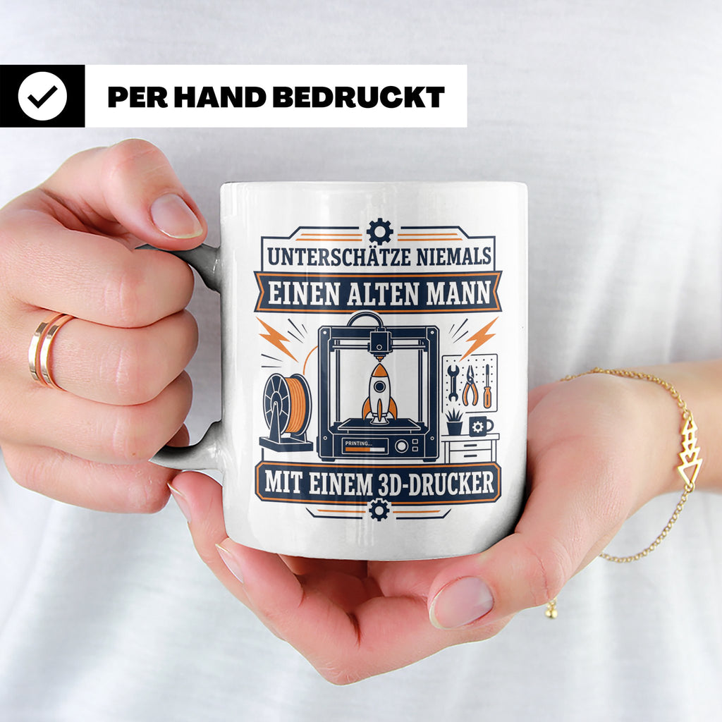 3D Druck Tasse Unterschätze niemals einen alten Mann mit ein – Weiß [farbe:weiß]