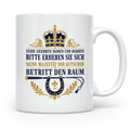 Kutscher Tasse Seine Majestät der Kutscher betritt den Raum  – Weiß [farbe:weiß]