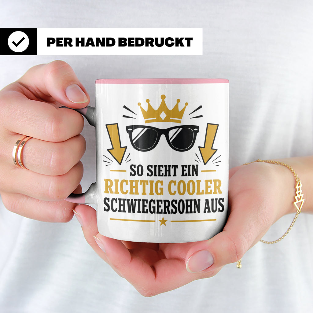 Schwiegersohn Tasse So sieht ein richtig cooler Schwiegersoh – Rosa [farbe:rosa]
