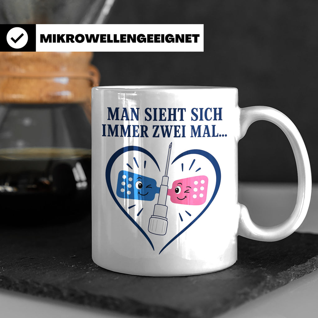 Pflege Tasse Man sieht sich immer zwei Mal - Lustiges Gesche – Weiß [farbe:weiß]
