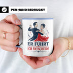 Tanzen Tasse Er führt ich entscheide - Lustiges Geschenk für – Blau [farbe:blau]
