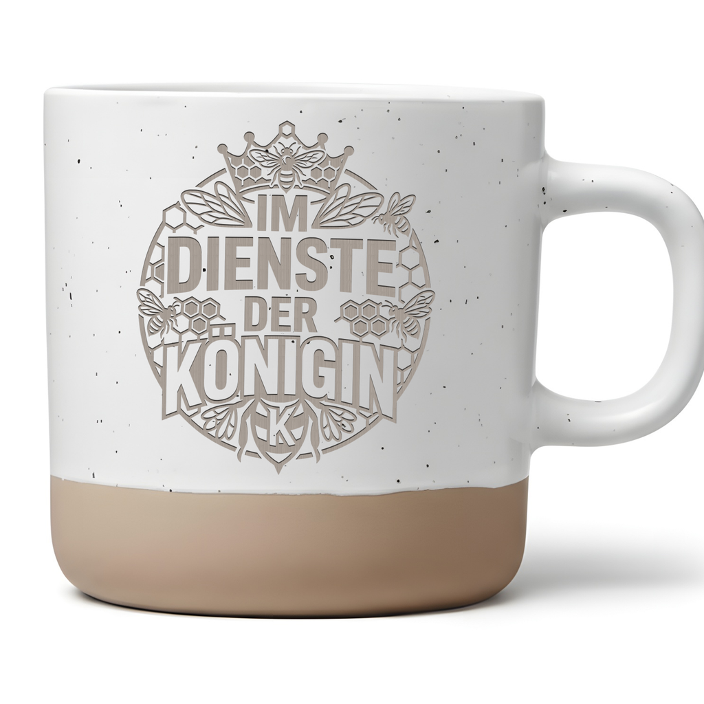 Tasse Imker Geschenk Imkerei Imkerin Bienen Design Im Dienste der Königin Lustige Tasse Geschenk für Bienenliebhaber Bienenzüchter Hobby