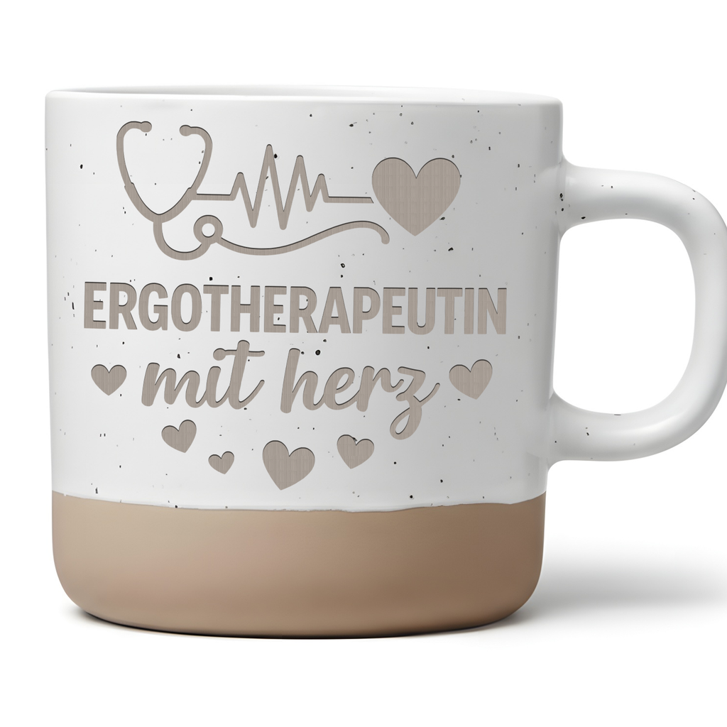 Ergotherapeutin mit Herz Tasse, Geschenk für Ergotherapie, Kaffeebeche – Bild 1
