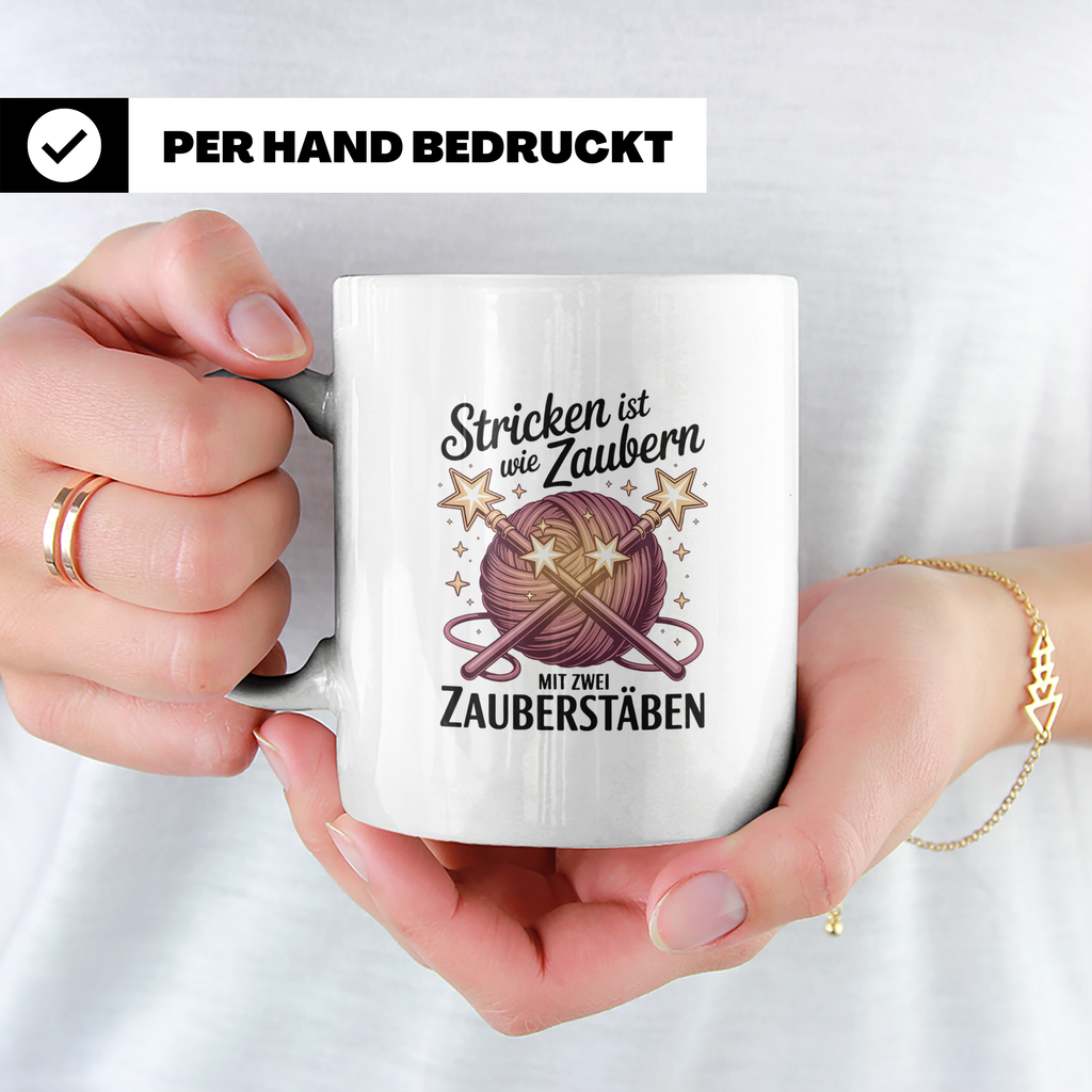 Stricken Tasse mit Spruch Stricken ist wie Zaubern, Geschenk – Weiß [farbe:weiß]