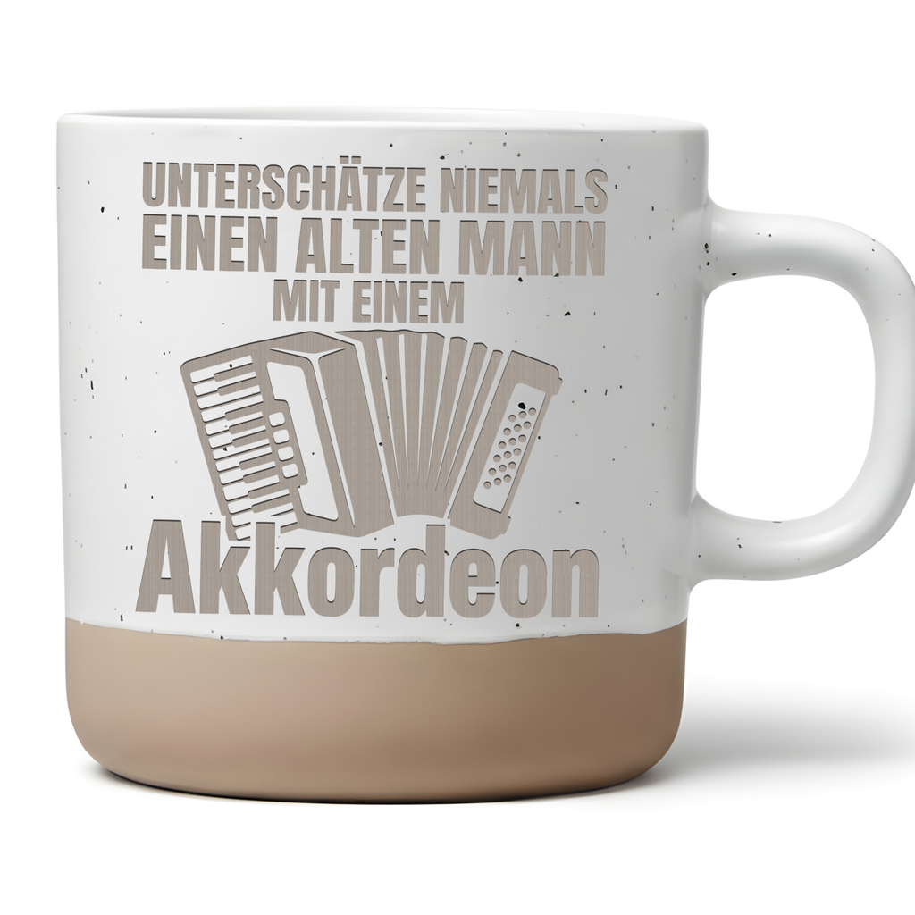Akkordeon Tasse Lustig Unterschätze niemals einen alten Mann mit Akkor – Bild 1