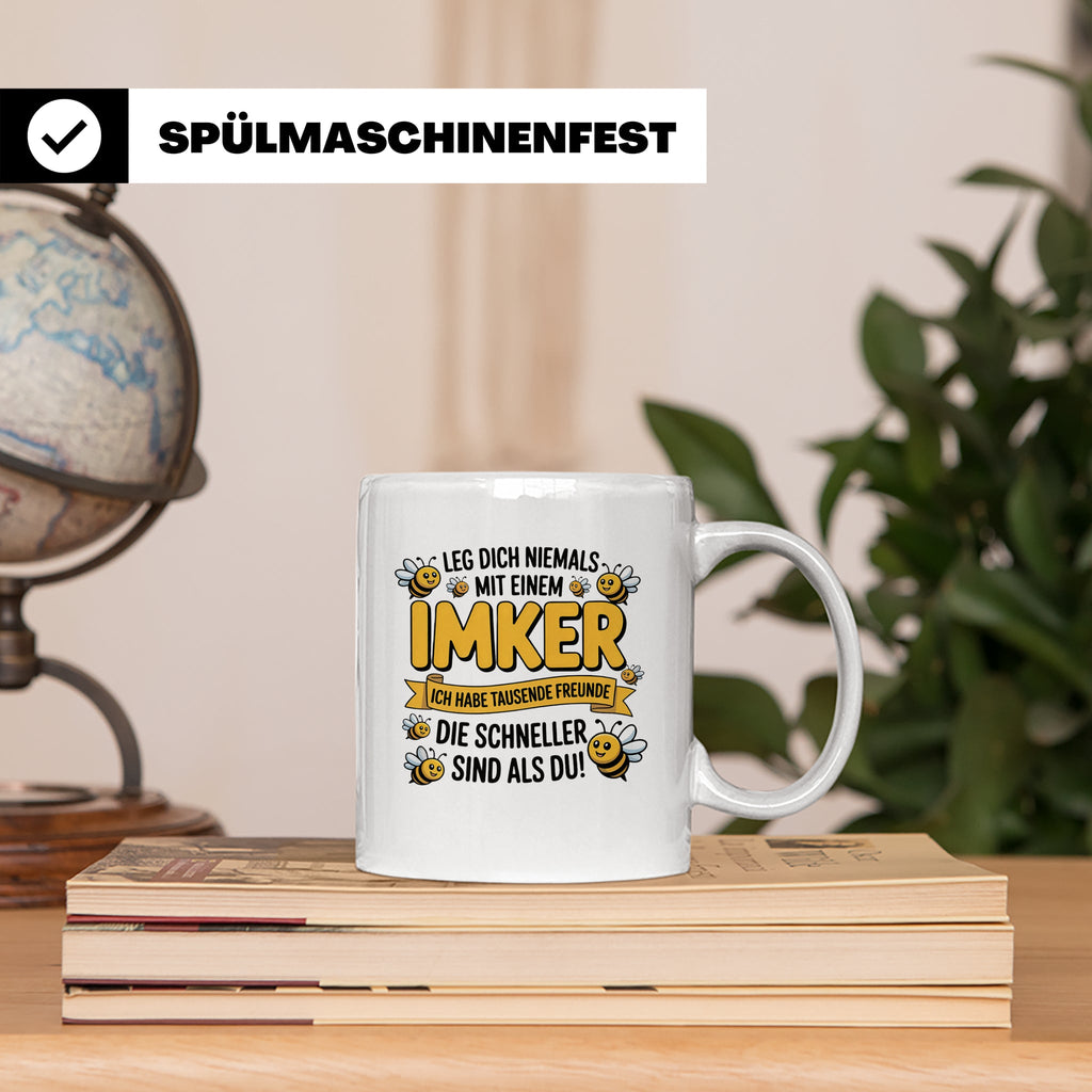 Imker Tasse mit Spruch Leg Dich niemals an | Geschenk für Bi – Weiß [farbe:weiß]