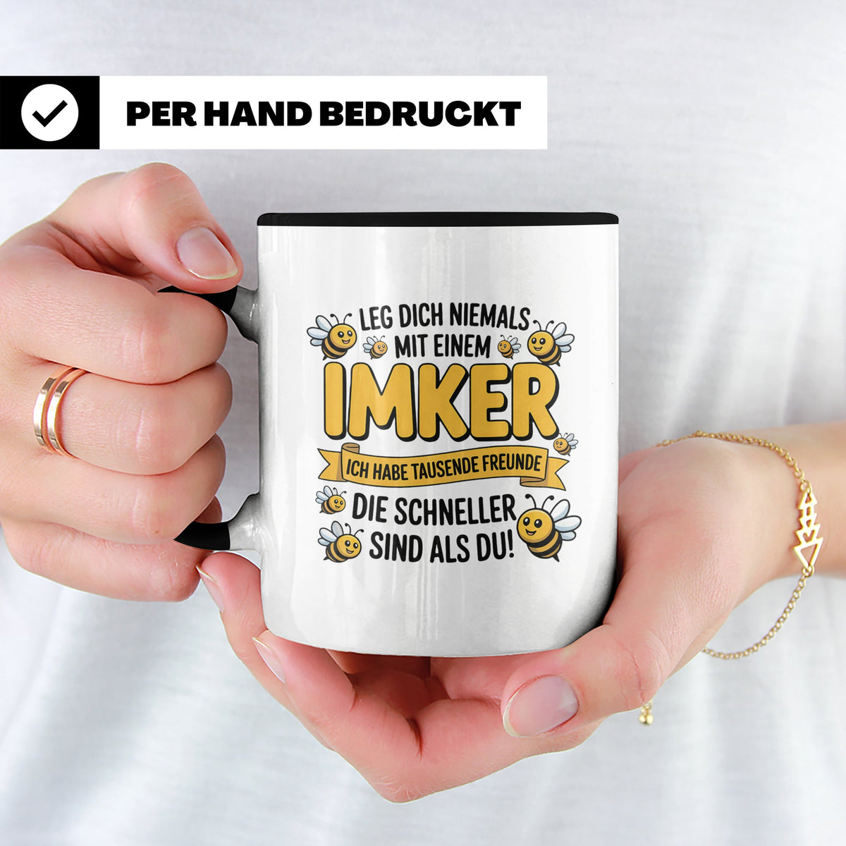 Imker Tasse mit Spruch Leg Dich niemals an | Geschenk für Bi – Schwarz [farbe:schwarz]