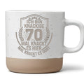 Tasse 70. Geburtstag Ich bin knackige 70, Lustiger Becher Keramik 70 J – Bild 1