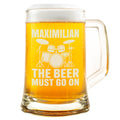 Personalisierter Bierkrug Schlagzeug Motiv The Beer Must Go On Geschenk für Musiker Drummer