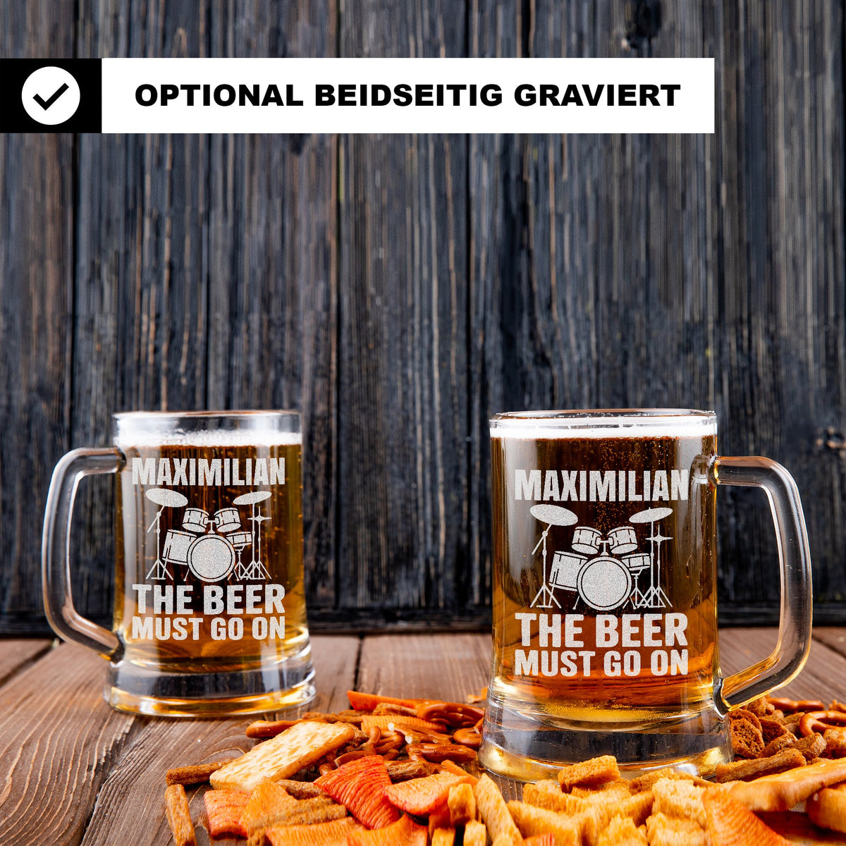 Personalisierter Bierkrug Schlagzeug Motiv The Beer Must Go On Geschenk für Musiker Drummer