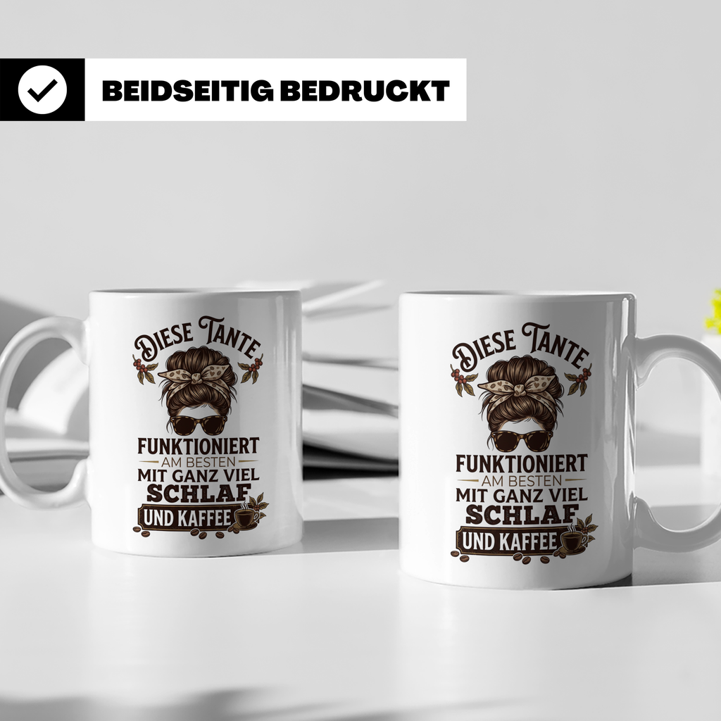 Tante Kaffeetasse mit Spruch 'Funktioniert mit Schlaf & Kaff – Weiß [farbe:weiß]