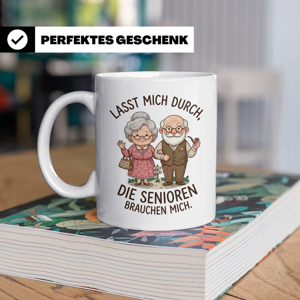 Altenpfleger Tasse mit Spruch Lasst mich durch, die Senioren – Weiß [farbe:weiß]