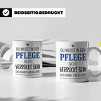 Pflege Tasse mit Spruch Du musst nicht verrückt sein Geschen – Weiß [farbe:weiß]