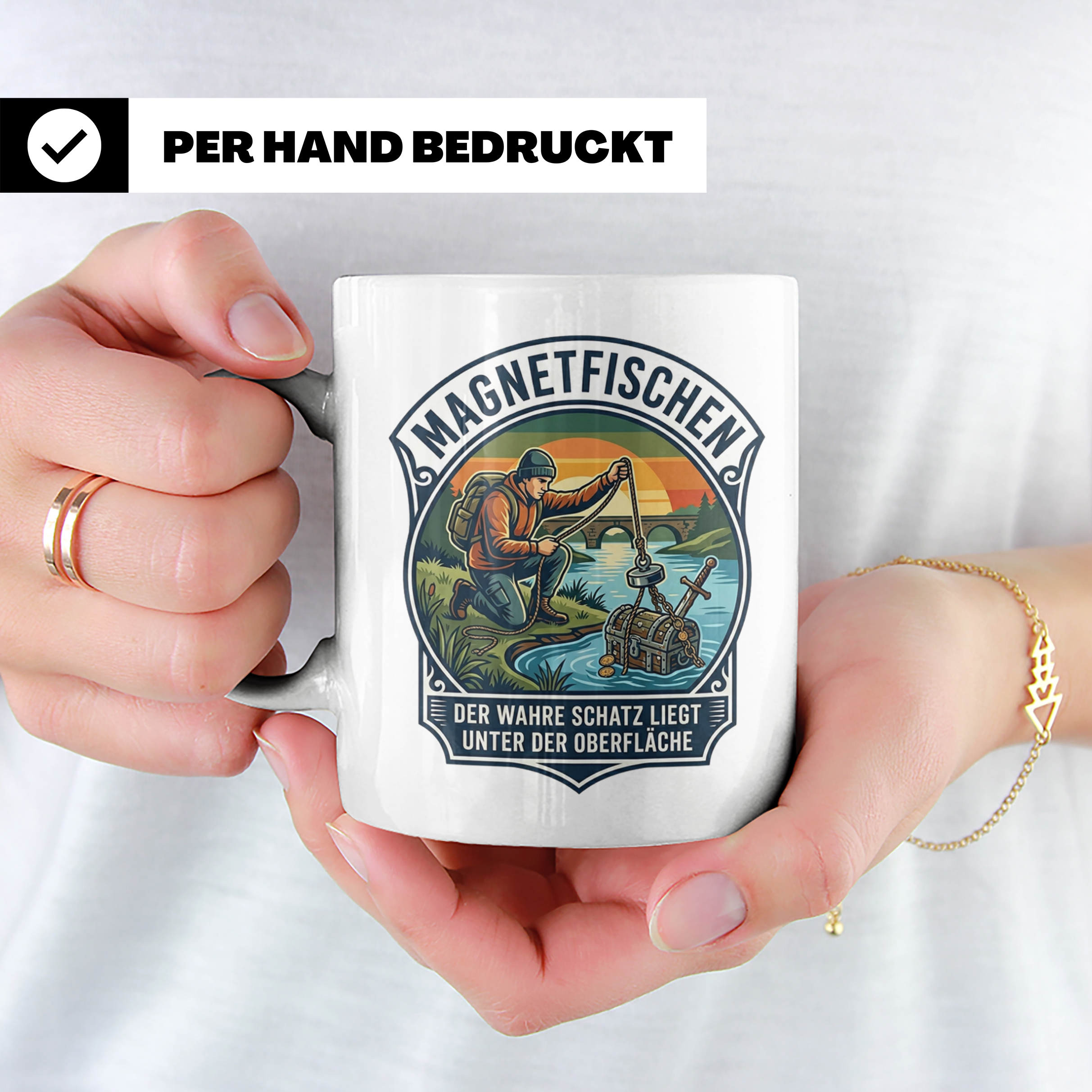 Magnetfischen Tasse mit Spruch Der wahre Schatz liegt unter  – Weiß [farbe:weiß]