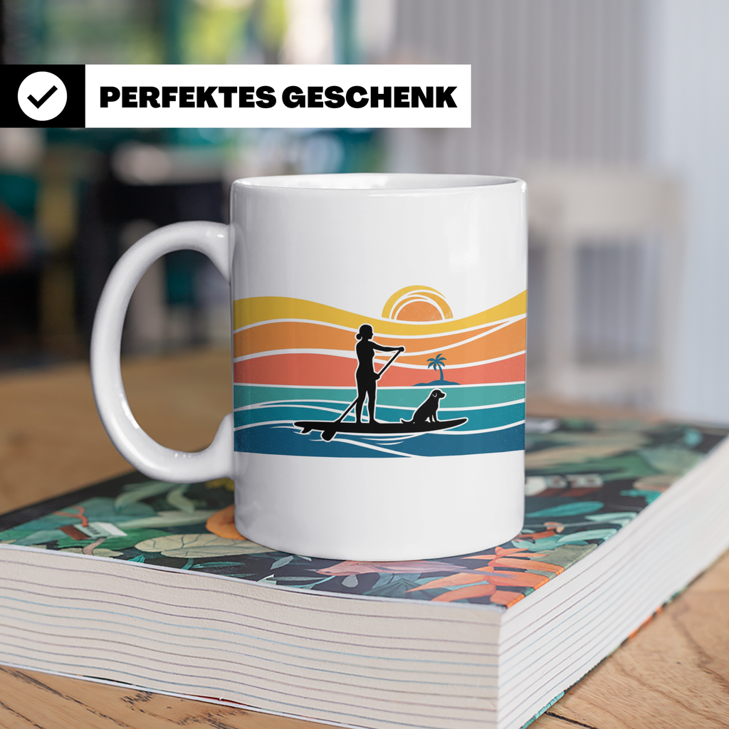 Stand Up Paddling Tasse mit Hund, SUP Paddlerin im Retro Son – Weiß [farbe:weiß]