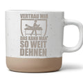 Physiotherapeut Tasse So Weit Dehnen - Lustiges Geschenk für Chiroprak – Bild 1