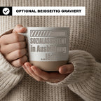 Sozialassistent Tasse in Ausbildung lädt - Lustiges Geschenk für Azubi – Bild 2