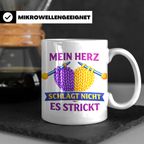 Stricken Tasse mit Spruch Mein Herz schlägt nicht es strickt – Weiß [farbe:weiß]