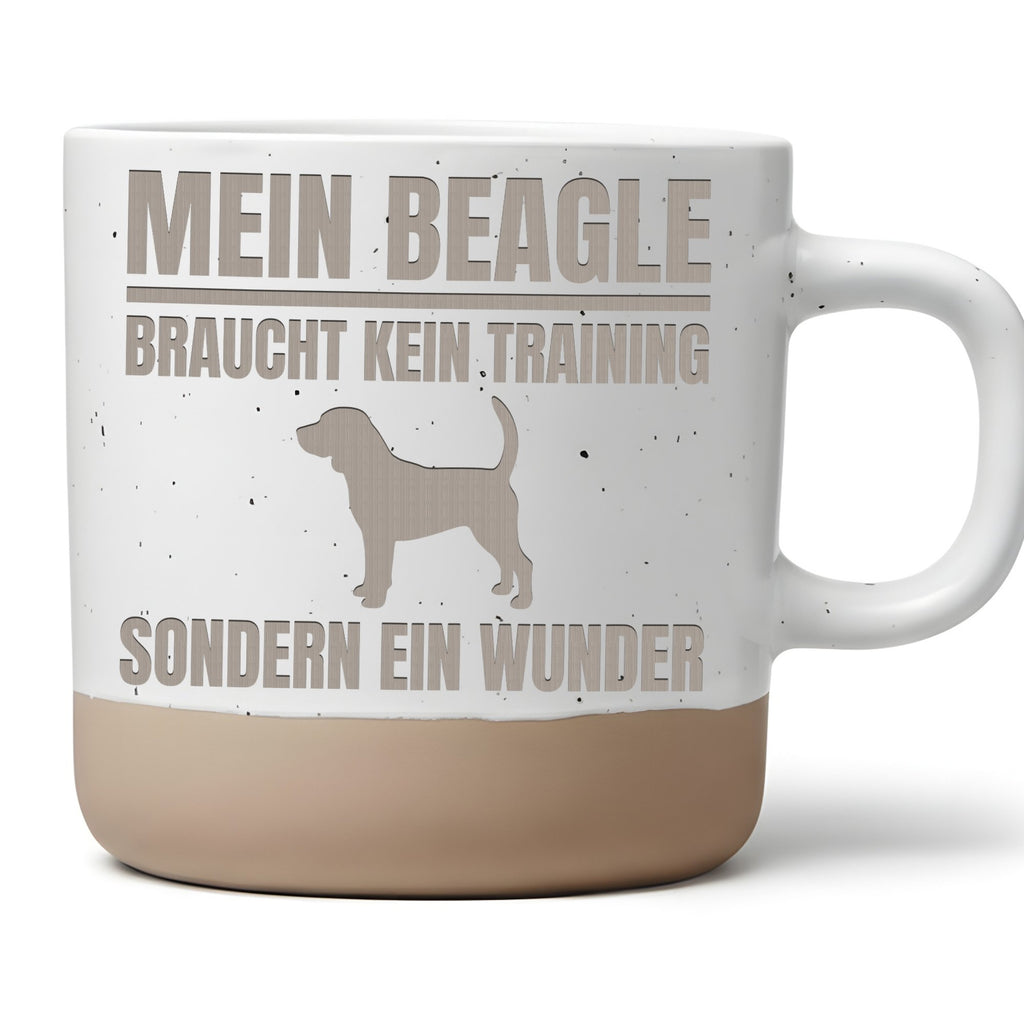 Beagle Tasse Braucht kein Training sondern Wunder - Lustiges Geschenk  – Bild 1