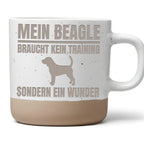 Beagle Tasse Braucht kein Training sondern Wunder - Lustiges Geschenk  – Bild 1