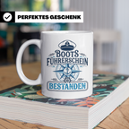 Bootsführerschein bestanden Tasse für Skipper, Kapitän & Seg – Weiß [farbe:weiß]