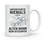 Alter Mann Kitesurfen Tasse Spruch Unterschätze niemals Kite – Weiß [farbe:weiß]