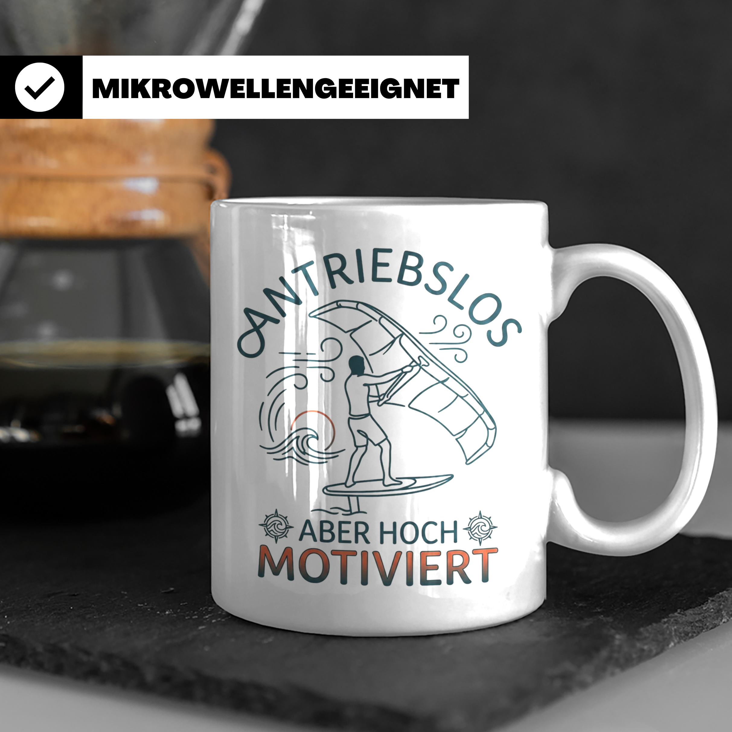 Wingfoil Tasse mit Spruch 'Antriebslos aber hoch motiviert'  – Weiß [farbe:weiß]