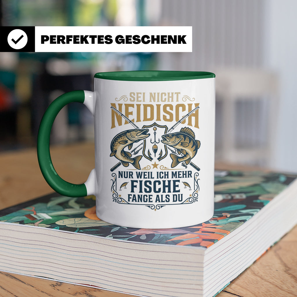 Angler Tasse mit Spruch Sei nicht neidisch | Raubfisch Hecht – Grün [farbe:grün]